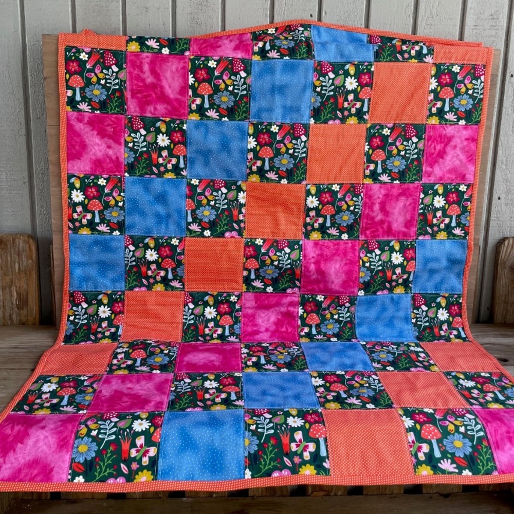 🌟 HANDMADE 🌟 baby/crib quilt, 44in by 34 in